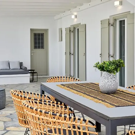 Victoria's Dream, In Paros *