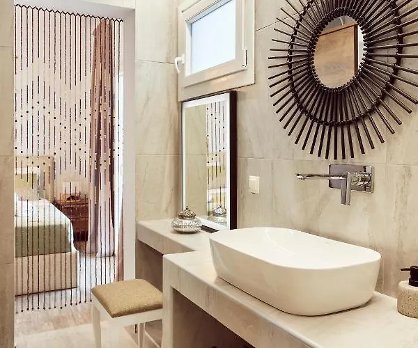 Victoria's Dream, In Paros *