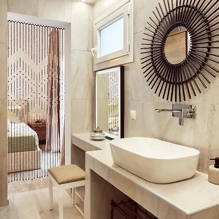 Victoria's Dream, In Paros *