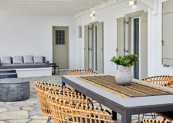 Victoria's Dream, In Paros *